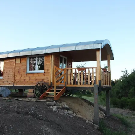 Campsite Roulotte Imperiale Perchee- *